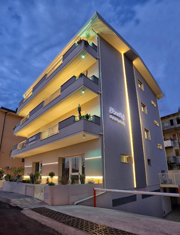 Bizantini Tropea Aparthotel Exterior photo